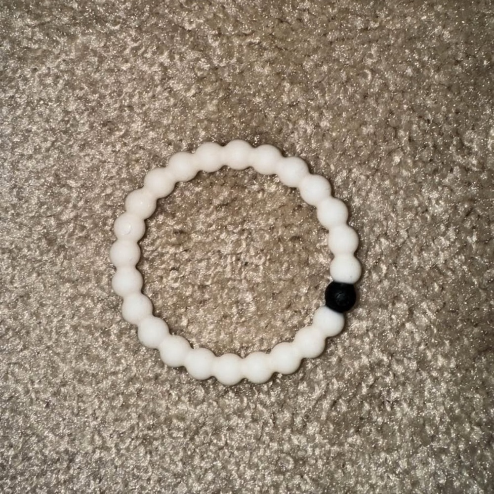 ✨5/$15 white lokai bracelet
